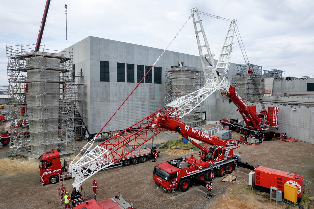 Liebherr-Mobilkrane bauen Forschungsanlage: „Nur mit dem LTM 1650-8.1 umsetzbar“