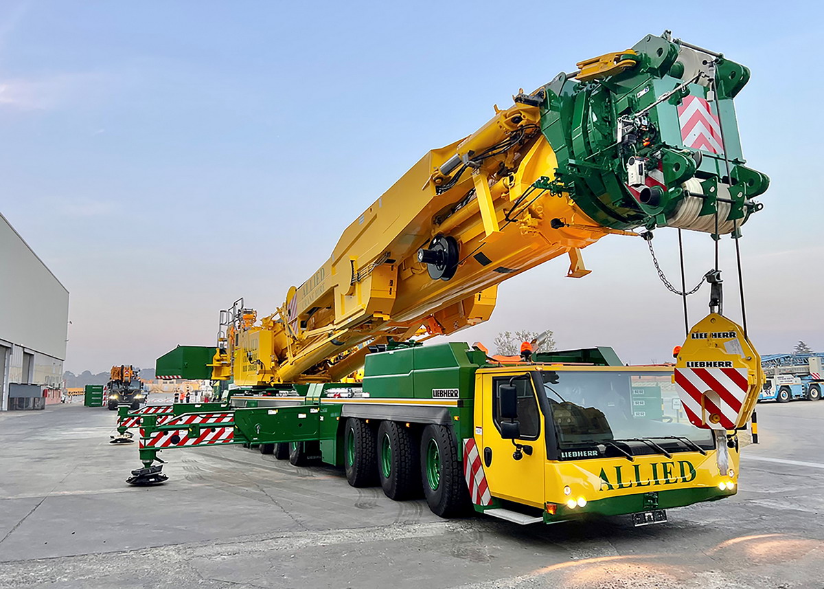 Allied Crane Hire übernimmt den ersten Liebherr-Mobilkran LTM 1650-8.1 in Afrika