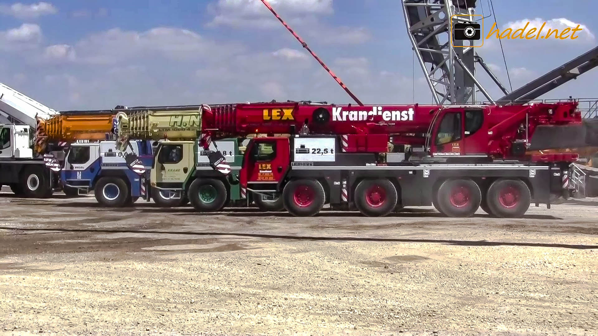 Liebherr LTM 1090-4.2 driving presentation video from the Liebherr Customer Days 2018 in Ehingen